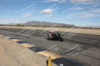 media/Nov-16-2025-Race Pace (Sun) [[8c5fa54630]]/Non Verified Riders (1st 20 Minutes)/3-Turn 3 Inside (11am)/